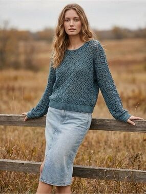 NWT Mod Lusive Crew Neck Sweater